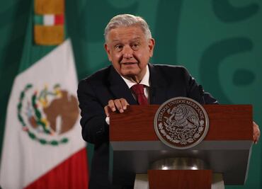AMLO revela que está por terminar borrador de un libro sobre sus 3 primeros años de gobierno