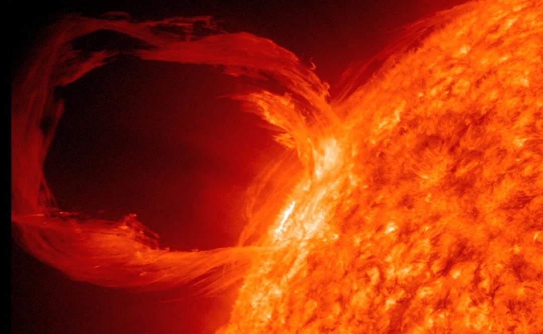 En la imagen se puede ver una prominencia eruptiva solar captada el 30 de marzo de 2010.