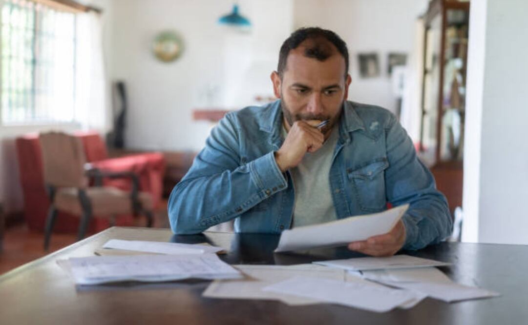 El reporte, elaborado por Bravo, destaca que 85% de los encuestados considera que no tiene el control total sobre su presupuesto. Foto: IStock