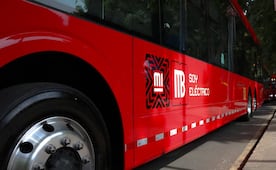 Muere persona tras ser atropellada por el Metrobús en la GAM; operador quedó a disposición de autoridades 