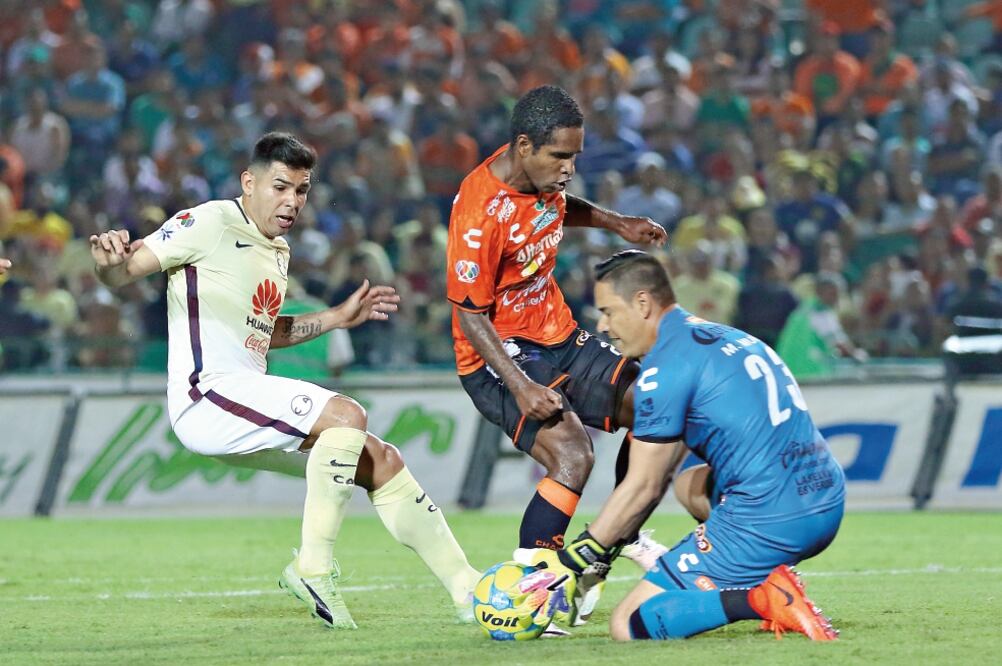 Moisés Muñoz logró dejar su arco en cero y consumó su venganza. (ETZEL ESPINOSA. IMAGO7)