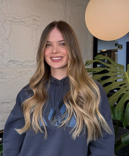 ¿Quieres verte más luminosa? Empieza por tu cabello. Foto: Instagram @andresvelasquez.m