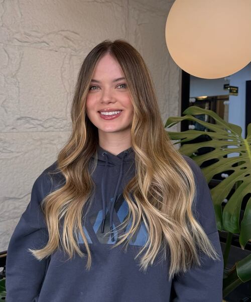 ¿Quieres verte más luminosa? Empieza por tu cabello. Foto: Instagram @andresvelasquez.m