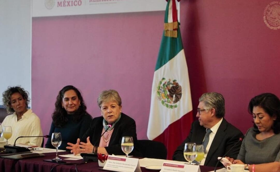 Reuniones de trabajo en pro de la agenda internacional entre la canciller Alicia Bárcena y legisladores. Foto: Twitter @SRE_mx