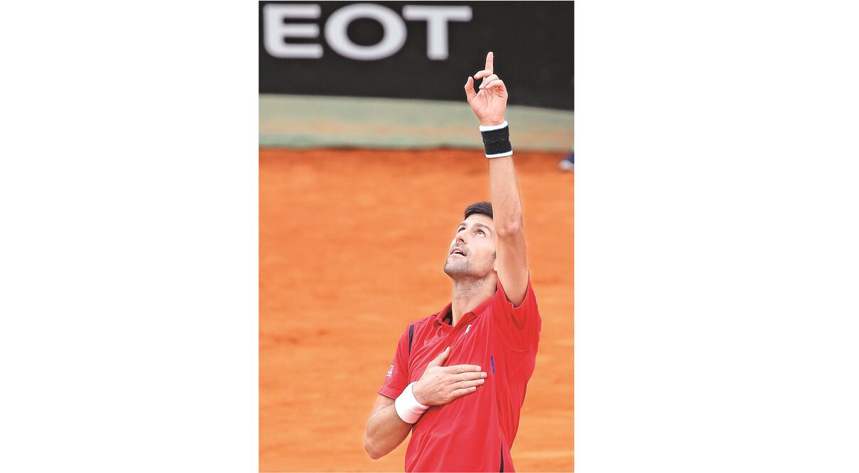 Novak resistió el empuje de Rafa para avanzar a semifinales (ALESSANDRA TARANTINO. AP)