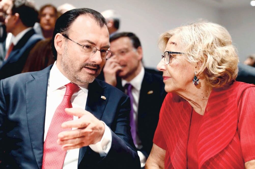 Luis Videgaray se reunió con la alcaldesa de Madrid, Manuela Carmena, durante la inauguración de la Casa de México. (EFE)