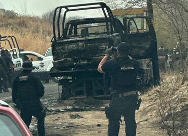 Violencia en Michoacán: CJNG quema patrulla de Guardia Civil y una grúa en carretera de Tepalcatepec; balean a repartidor