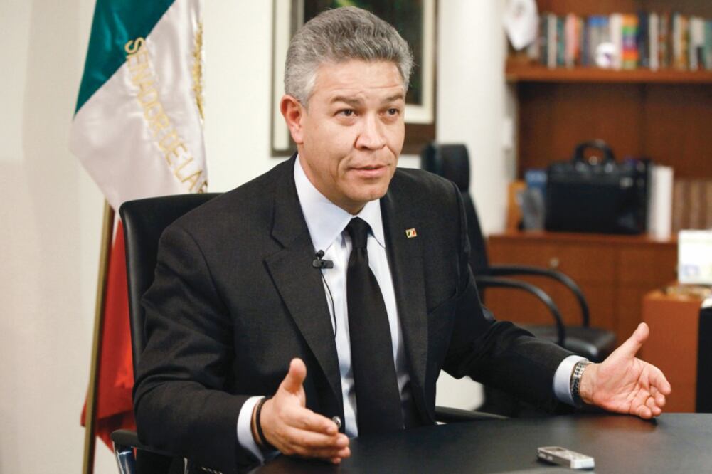 El senador ocupará el cargo que dejó Alejandro Murat, quien renunció el pasado 30 de noviembre para ser candidato del PRI al gobierno de Oaxaca (ARCHIVO. EL UNIVERSAL)