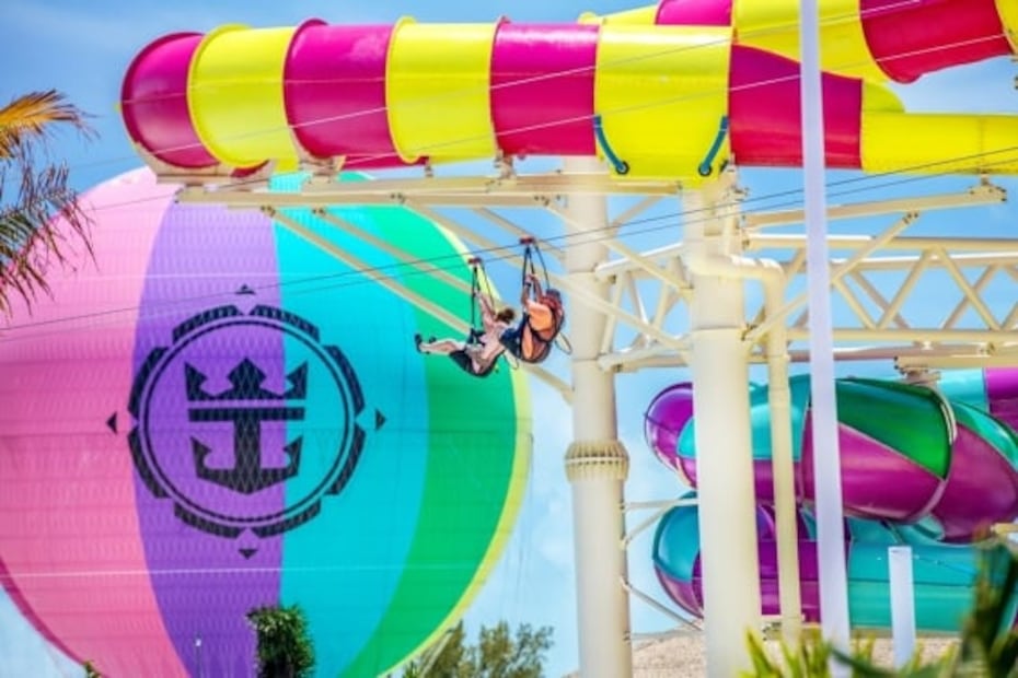 Así es CocoCay, la isla privada de los toboganes de infarto en el Caribe