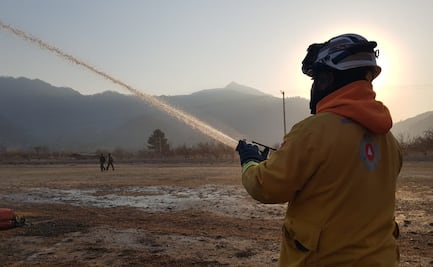 Controlan incendio forestal en sierra de Santiago, Nuevo León