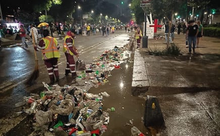 Tras festejos por triunfo de México, retiran 40 toneladas de basura en el Zócalo y el Ángel; atienden jardineras y áreas verdes