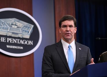 Jefe del Pentágono promete cooperar con investigación de juicio político a Trump
