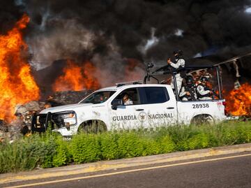 Jueves negro en Sinaloa: En vivo, enfrentamientos y bloqueos entre hombres armados y Ejército en Culiacán