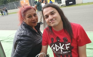 Así se vive el Vans Warped Tour: parejas que cruzan kilómetros por la música y jornadas que empiezan a las 6 de la mañana