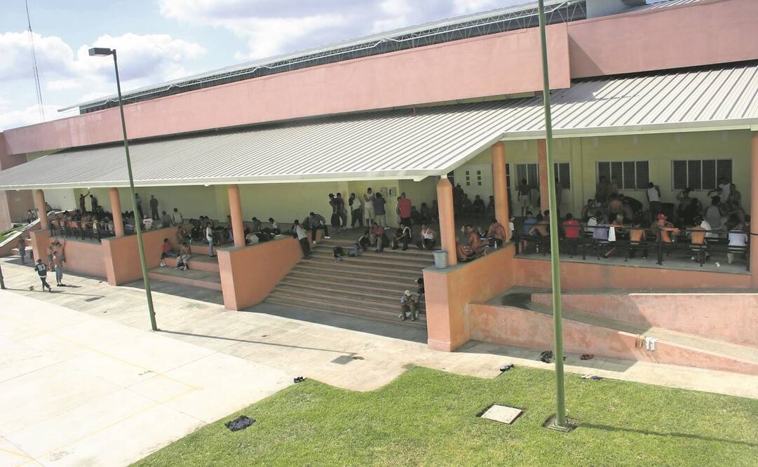 Las estaciones migratorias del INM son un grave riesgo para las personas en tránsito por la violación a derechos humanos, dice AI. Foto: Archivo/ EL UNIVERSAL