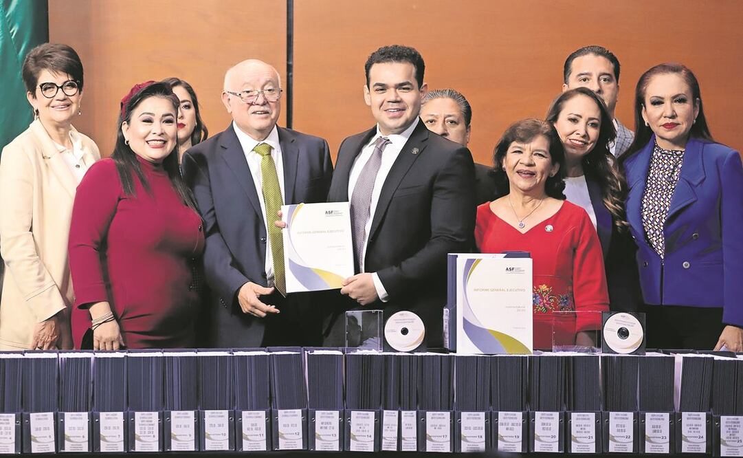 El auditor superior, David Rogelio Colmenares, y el presidente de la Comisión de Vigilancia, Pablo Ángulo Briceño. Foto: Berenice Fregoso/ EL UNIVERSAL