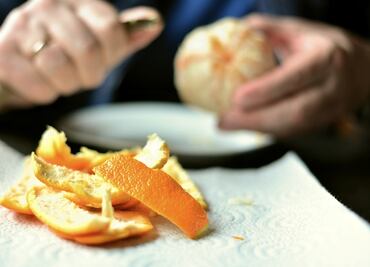 ¿Cómo aprovechar la cáscara de naranja en la cocina?