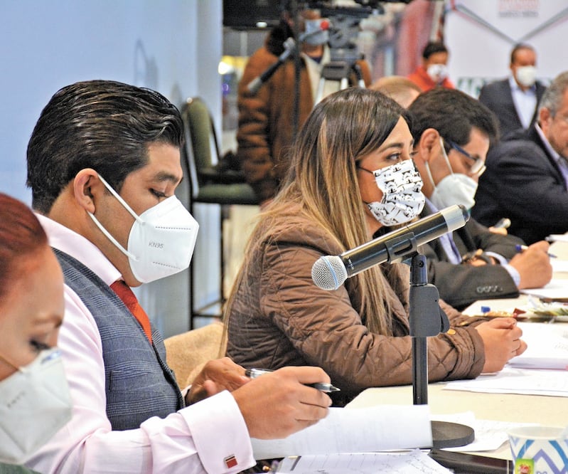 El jurado calificó las expresiones verbales y corporales, la modulación de la voz y la destreza, sobre todo, para desarrollar temas. Fotos: Arely Rodríguez Alarcón