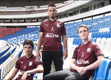 Flamantes uniformes alternativos de clubes mexicanos