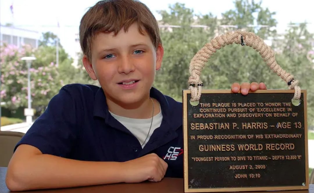 Sebastian Harris, de 13 años, acompañó a su padre, G. Michael Harris, en la visita de ida y vuelta de 12 horas al fondo del océano. Foto: New York Post