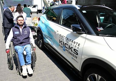 Diputado presenta taxi eléctrico accesible; busca un modelo de transporte incluyente, sustentable e innovador