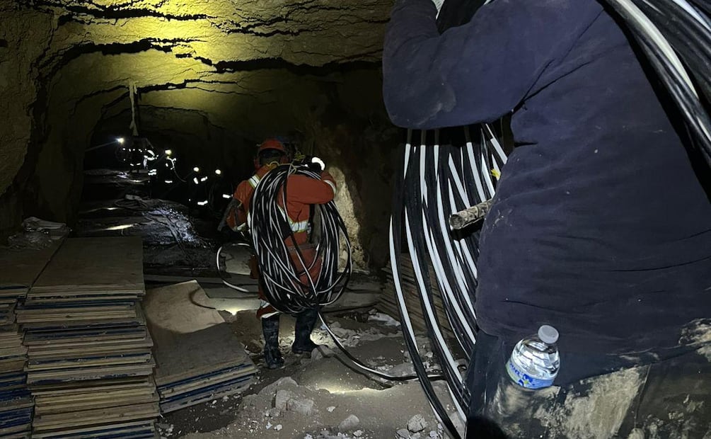 Siguen trabajos para rescatar a tres mineros atrapados en mina de Santa Fe en Sinaloa (04/04/2026). Foto: Especial