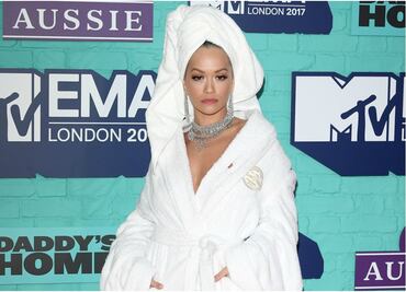La explicación detrás del polémico outfit de Rita Ora