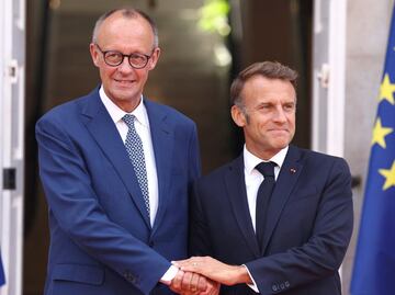 Macron y Merz pedirán a Trump que imponga sanciones si Putin no se sienta a negociar con Zelensky; hablarán con él el fin de semana