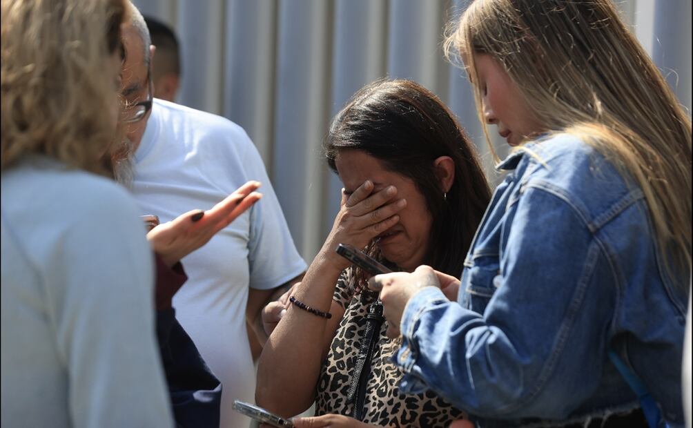 Fueron trasladados 18 personas de la Coordinación Territorial Cuh-1 de la Fiscalía General de Justicia capitalina al Reclusorio Norte en la Ciudad de México se les imputa robo, lesiones y tentativa de Homicidio, el 18 de noviembre de 2025. Al lugar llegaron familiares y activistas para tratar de impedir el traslado. Foto: Francisco Rodríguez/EL UNIVERSAL