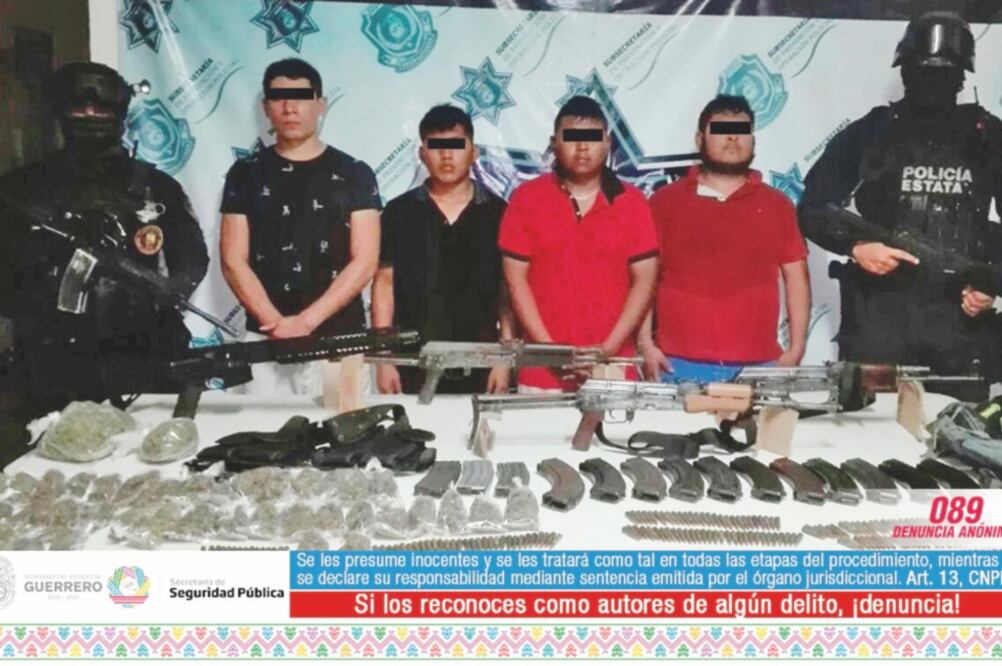 Aprehensión. En conferencia se informó que al momento de su detención los sujetos estaban ingiriendo bebidas embriagantes en una calle céntrica de Zihuatanejo. Los jóvenes tienen entre 20 y 30 años. Foto: ESPECIAL