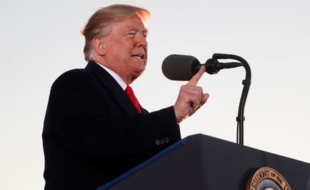 Trump amenaza a GM; critica que no cierre plantas en México 