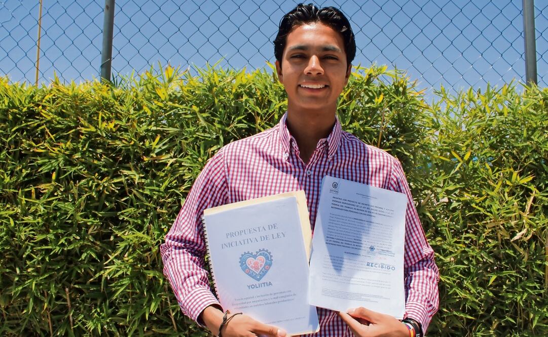 Diego Eduardo, de 16 años, creó la organización Yoliitia para apoyar a personas con discapacidad a encontrar empleo; su inspiración fue su tío José Rodríguez, quien no cuenta con una extremidad superior y se le ha dificultado encontrar trabajo. Foto: Especial