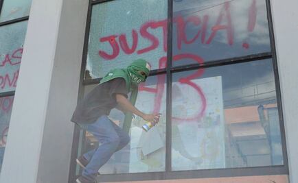 CETEG marcha sobre la autopista Cuernavaca-Acapulco