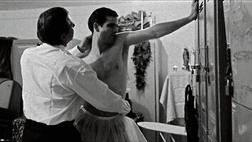 Hugo Alfredo Hinojosa gana premio con Ad Absurdum