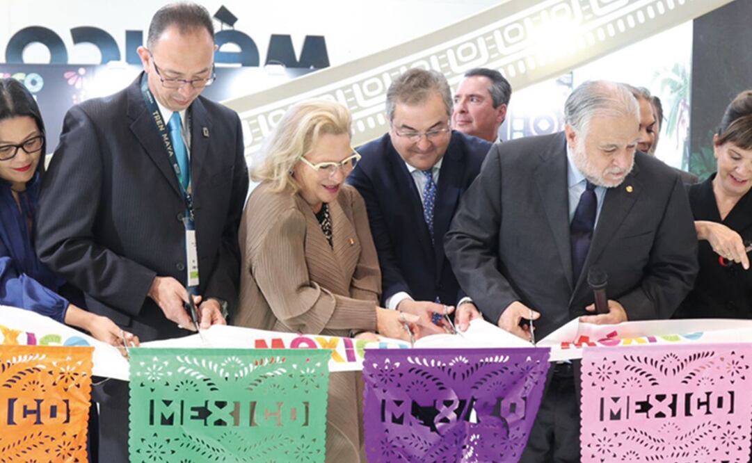 La embajadora Josefa González Blanco y Miguel Torruco Marqués, secretario de Turismo, inauguran el pabellón del Tren Maya en Londres. Foto: Tren Maya