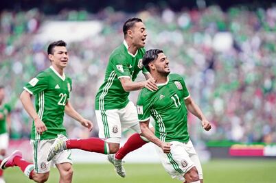 El Tri sale del guión a la hora buena