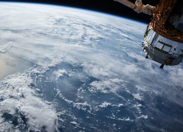 Amazon adquiere equipo de internet satelital de Facebook