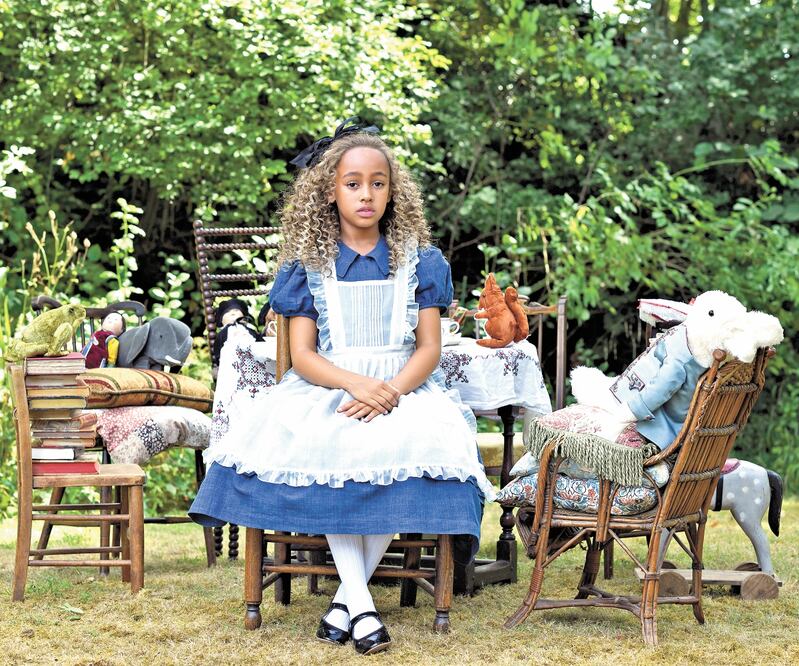 En la cinta, Alicia intentará salvar a sus padres de una tragedia con ayuda de su hermano. FRED FILMS