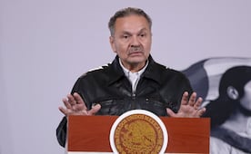Director de Infonavit niega tener ingresos superiores a la Presidenta; acusa campaña "perversa" de difamación en su contra