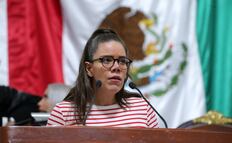 Diputada de MC promueve que trabajadores en vía pública de CDMX dejen color guinda; deberían tener uniformes visibles por seguridad, dice