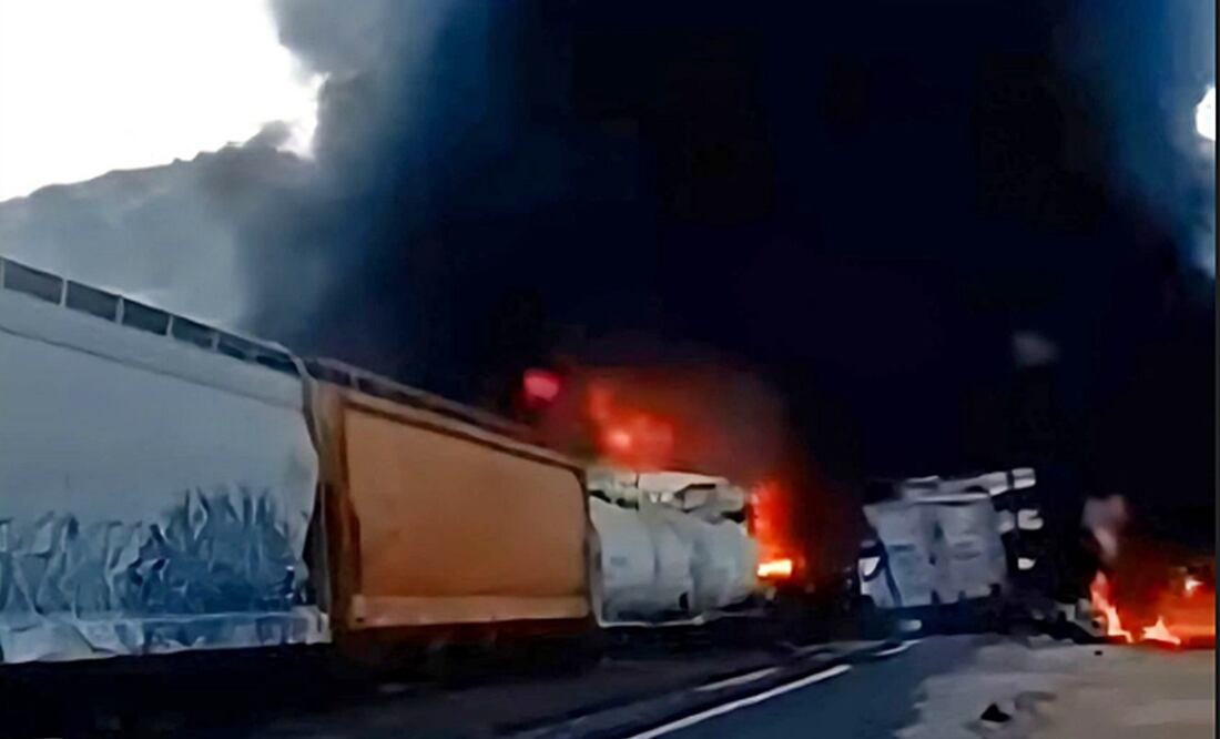 Una fuerte movilización se generó esta mañana en el municipio de Tepetitlán, Hidalgo, luego del descarrilamiento y explosión de un tren. Foto: especial