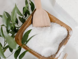 Conoce el remedio con hojas de laurel y bicarbonato para acabar con los malos olores en el hogar