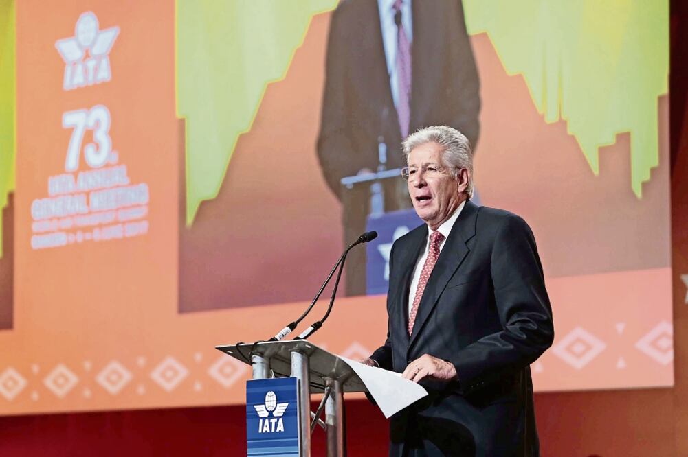 Gerardo Ruiz Esparza aseguró que aún se evalúa con la IATA su sugerencia de apegarse a sus estándares para la asignación de slots (CORTESÍA)