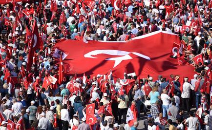 Parlamento turco crea comisión de investigación sobre intento de golpe