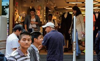 La confianza de los consumidores cae al peor nivel desde 2022