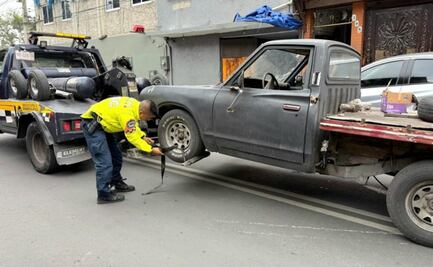 Alcalde de Coyoacán encabeza programa de chatarrización; retiran autos en desuso 