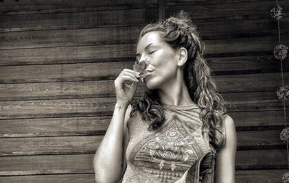 Bárbara Mori comparte fotos en traje de baño y sus fans enloquecen