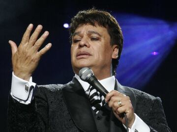 Hijo de Juan Gabriel lo recuerda a un mes de su muerte