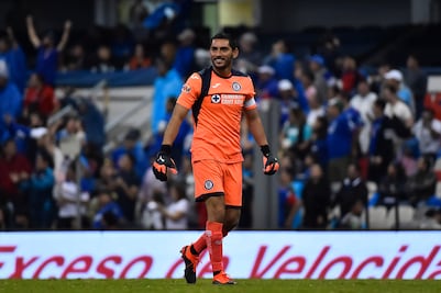 Corona evita la caída del Cruz Azul ante el Puebla