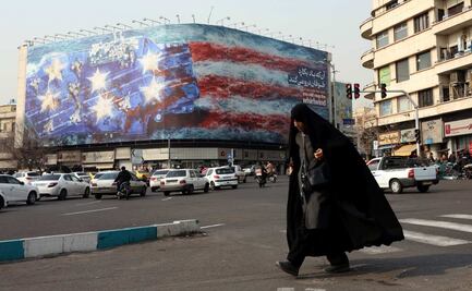 Mural en Teherán ilustra ataque a portaaviones estadounidense; crecen tensiones con EU